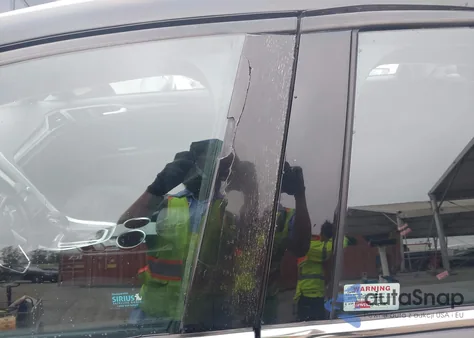 2013 Ford Fusion Hybrid Se z USA, uszkodzony, nr VIN 3FA6P0LU6DR344416